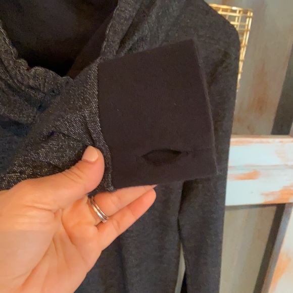 Pact organic hoodie size small - Picture 6 of 10